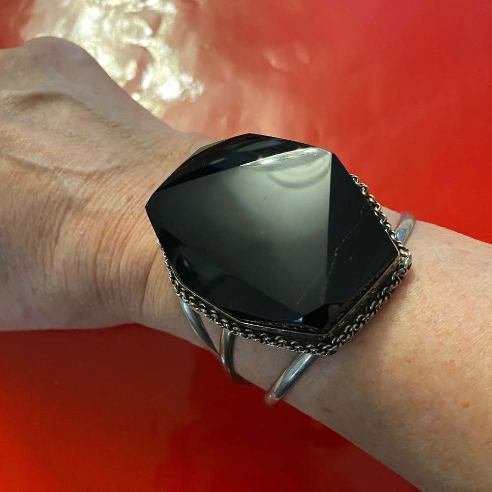 Silver Bracelet 2" Onyx Stone